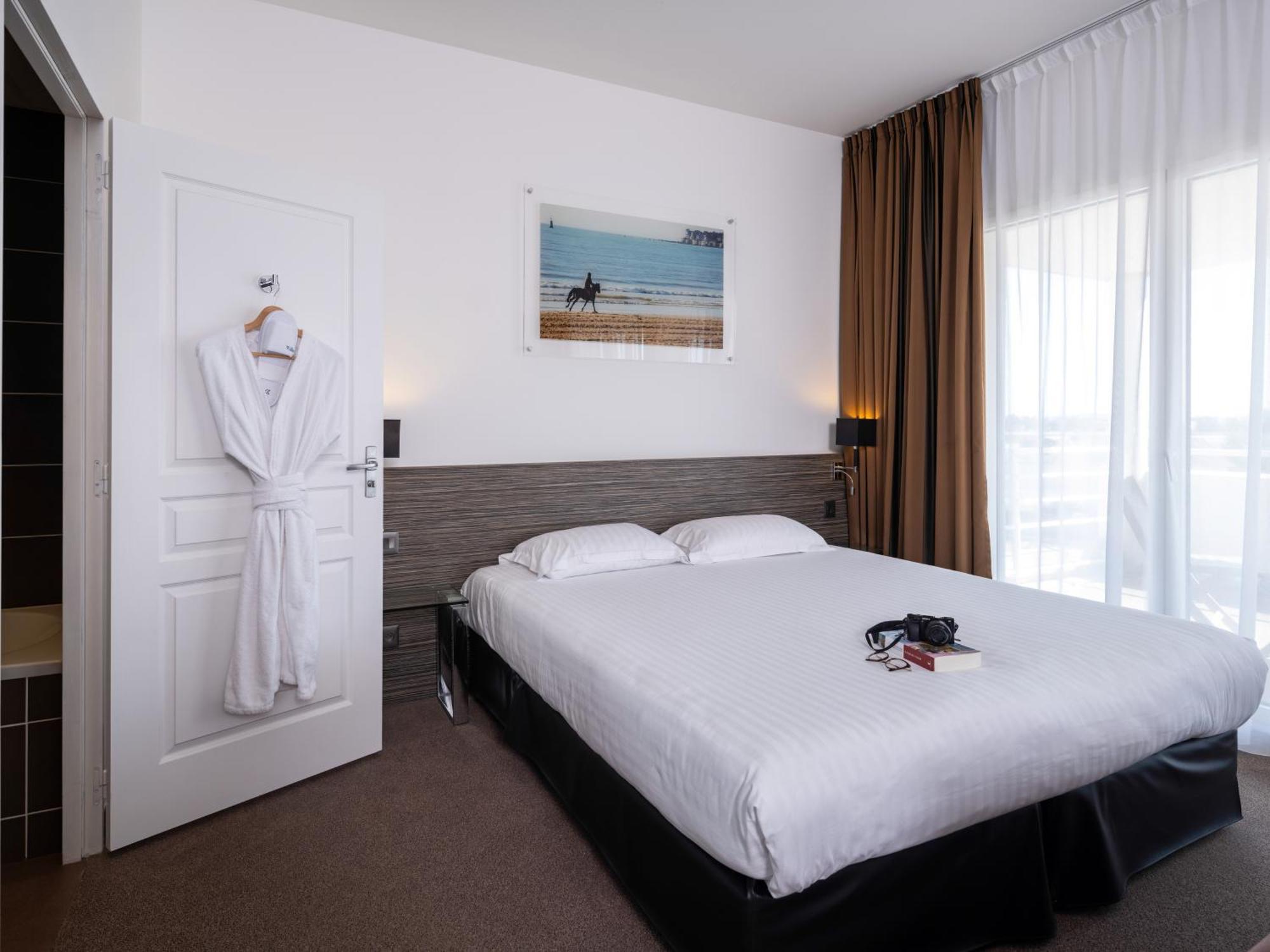 فندق Golden Tulip La Baule المظهر الخارجي الصورة