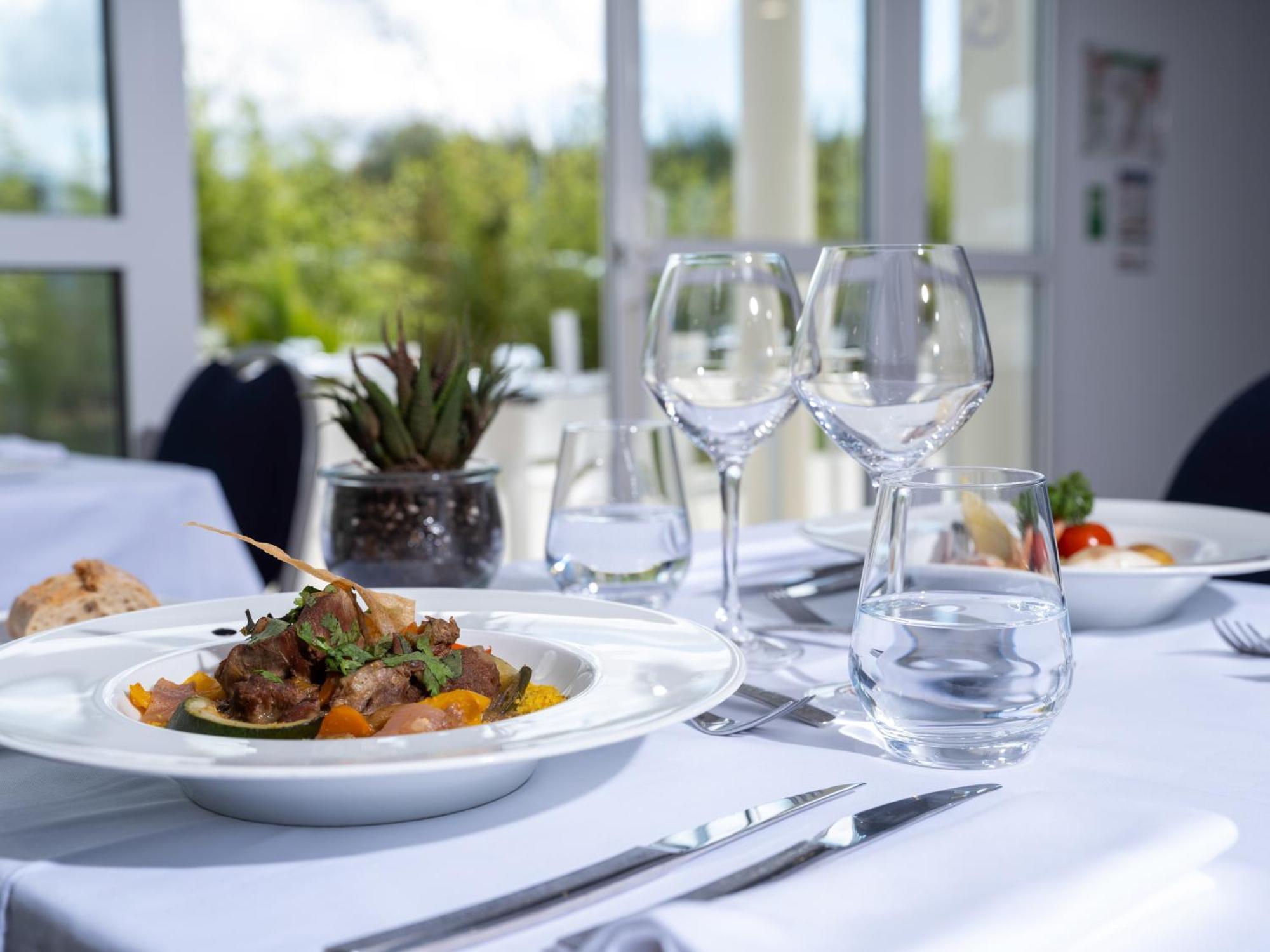 فندق Golden Tulip La Baule المظهر الخارجي الصورة
